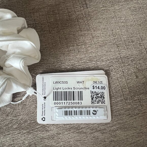 Lululemon Scrunchie NWT - Picture 3 of 3